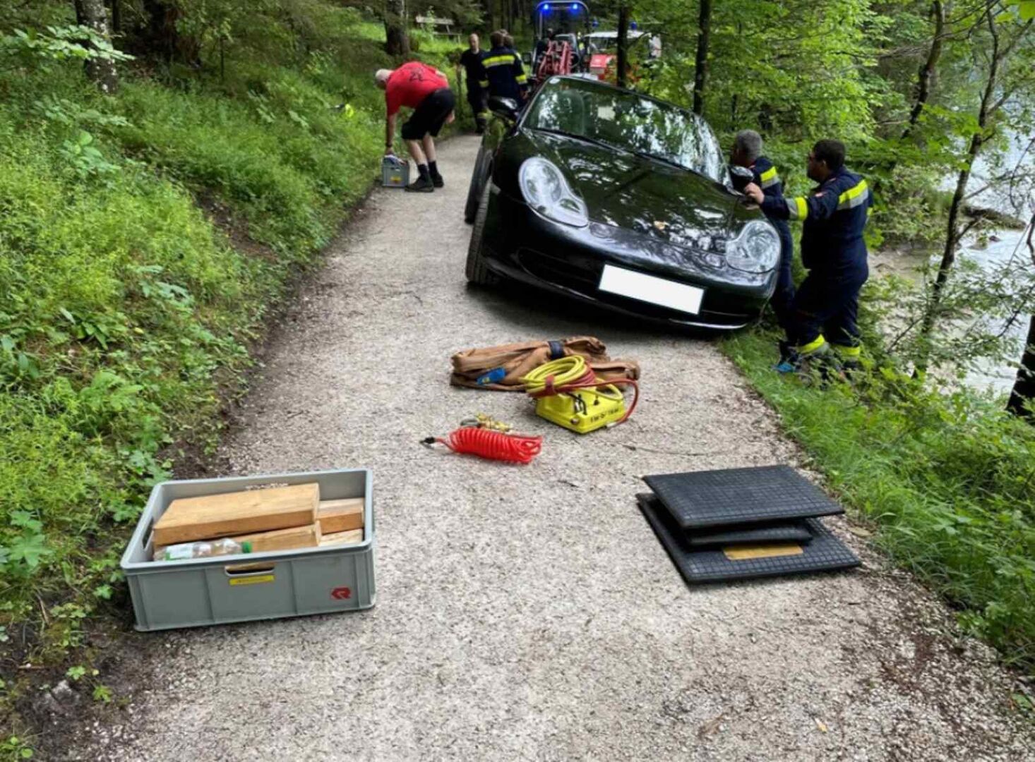 Der Porsche konnte weder zurück noch nach vorne.