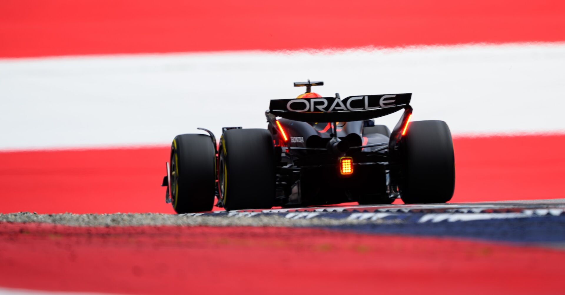 Wagen von Red Bull beim Rennen in Spielberg