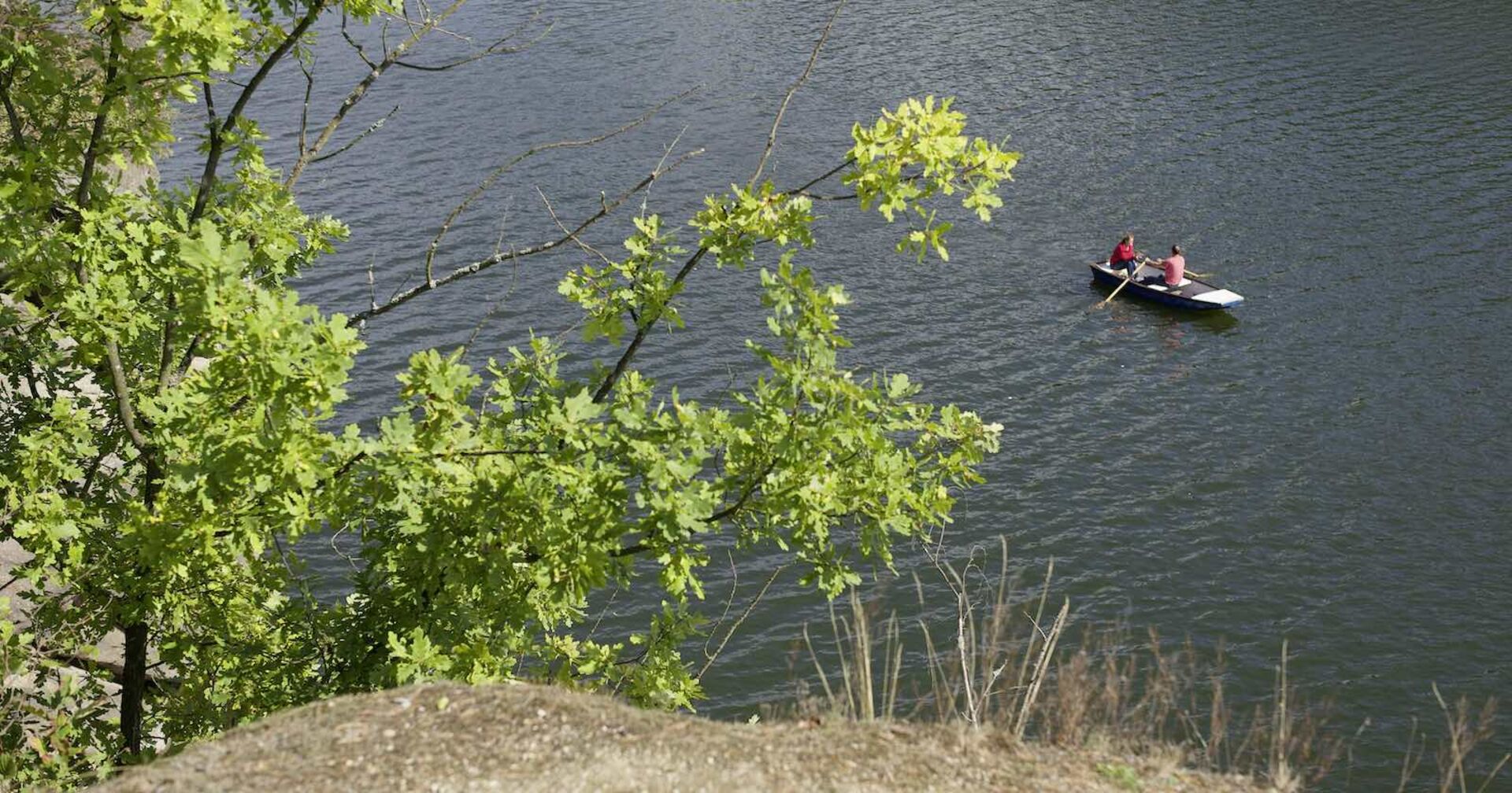 Ein Boot auf dem Ottensteiner Stausee.