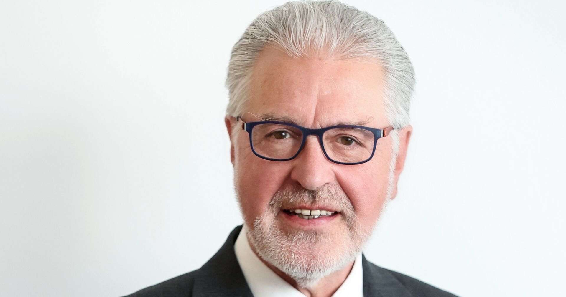 Portraitbild Walter Aichinger