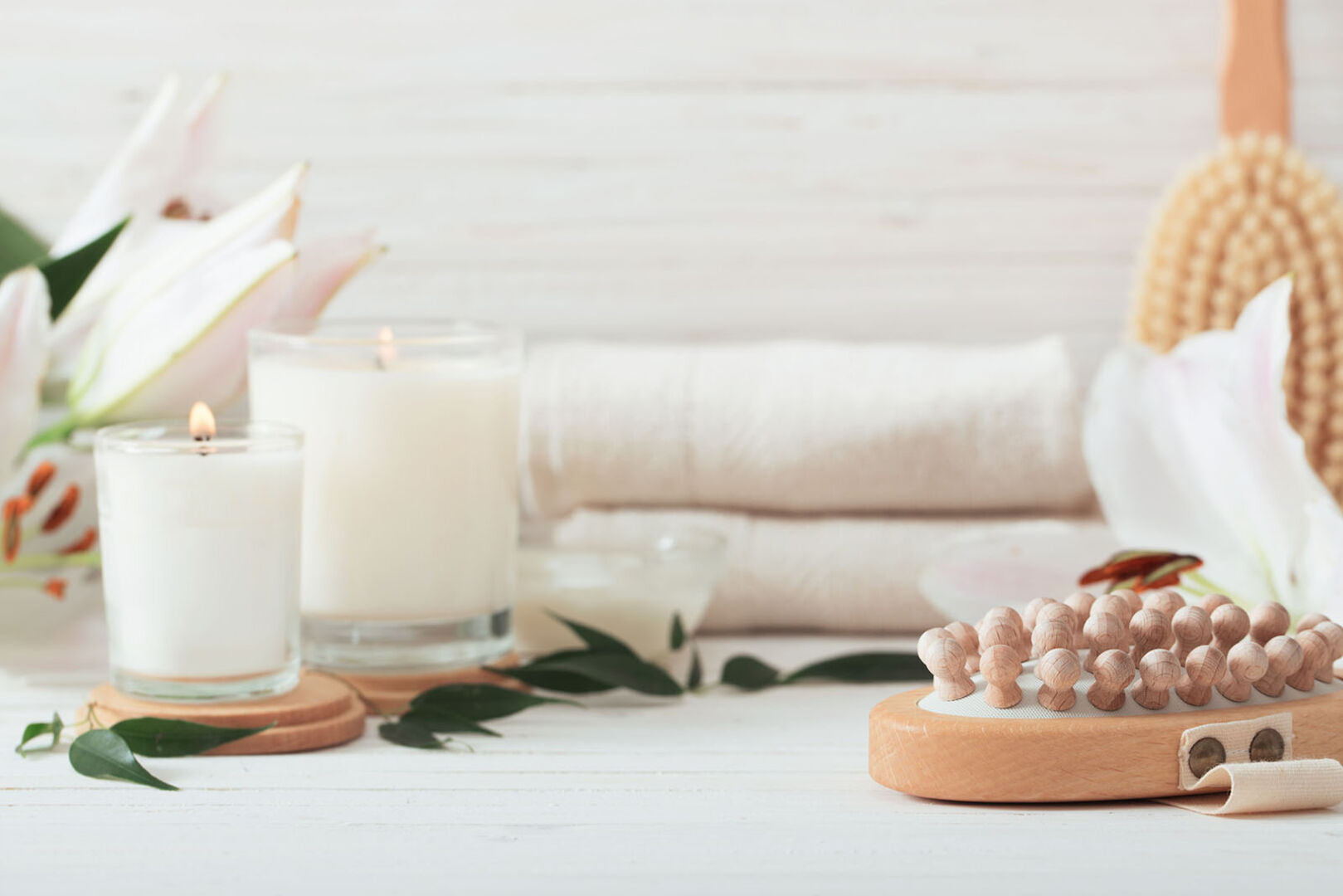 Kerzen im Badezimmer | Credit: iStock.com/Maya23K