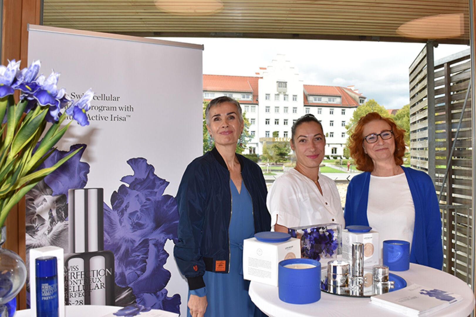 Corina Gruhn (Kosmetikerin SPA Seehotel am Kaiserstrand) (mi.) mit Xenia Varga (li.) und Mona Grohschädl von Swiss Perfection (Pflegekosmetik)