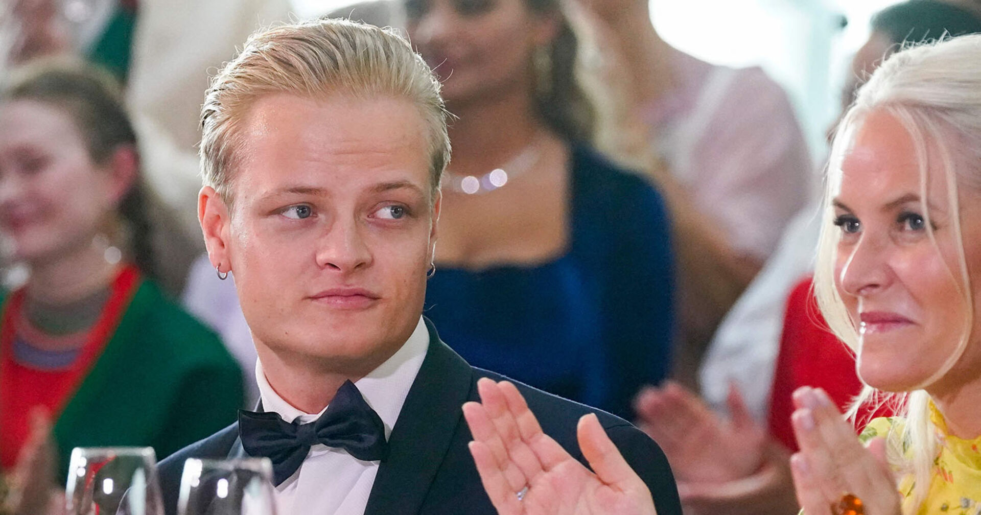 Marius Borg Hoiby neben seiner Mutter Kronprinzessin Mette-Marit.