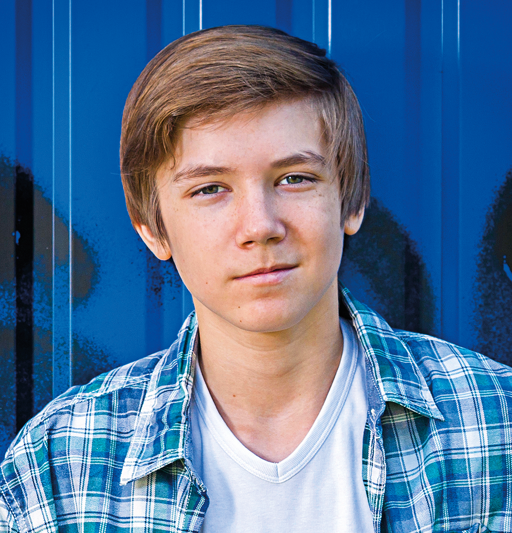 Junge im blauen Hemd | Credit: Sozialministeriumservice