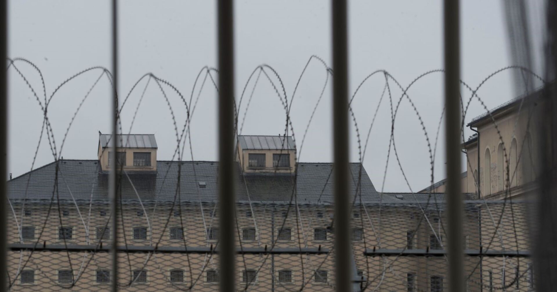 Bild aus Gefängniszelle von Innen heraus