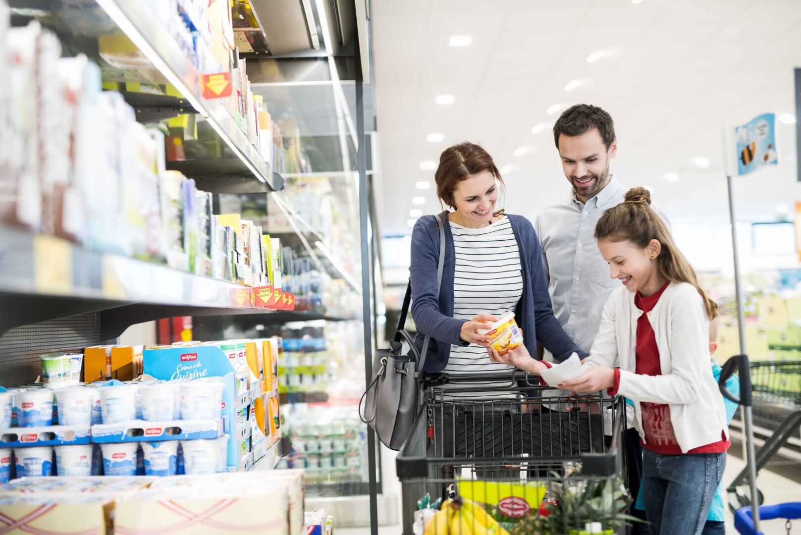 Familie beim Einkauf