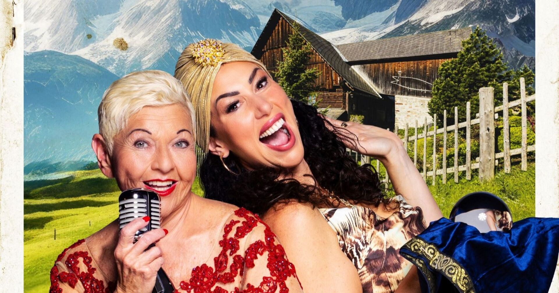 Jazz Gitti und Carmen lachen in die Kamera.