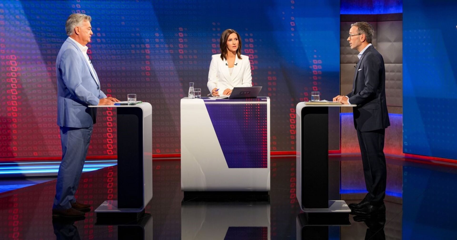 Kogler und Kickl bei der Konfrontation im ORF-Studio