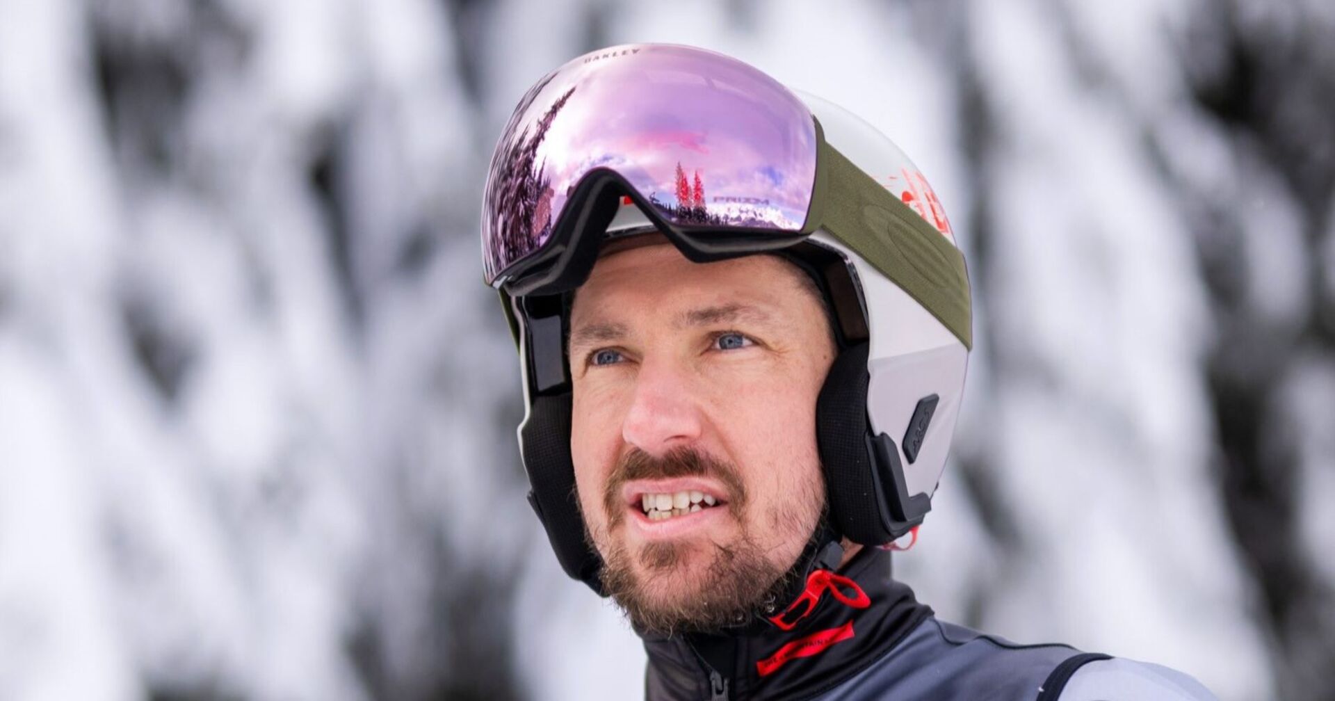 Marcel Hirscher steht auf Skipiste