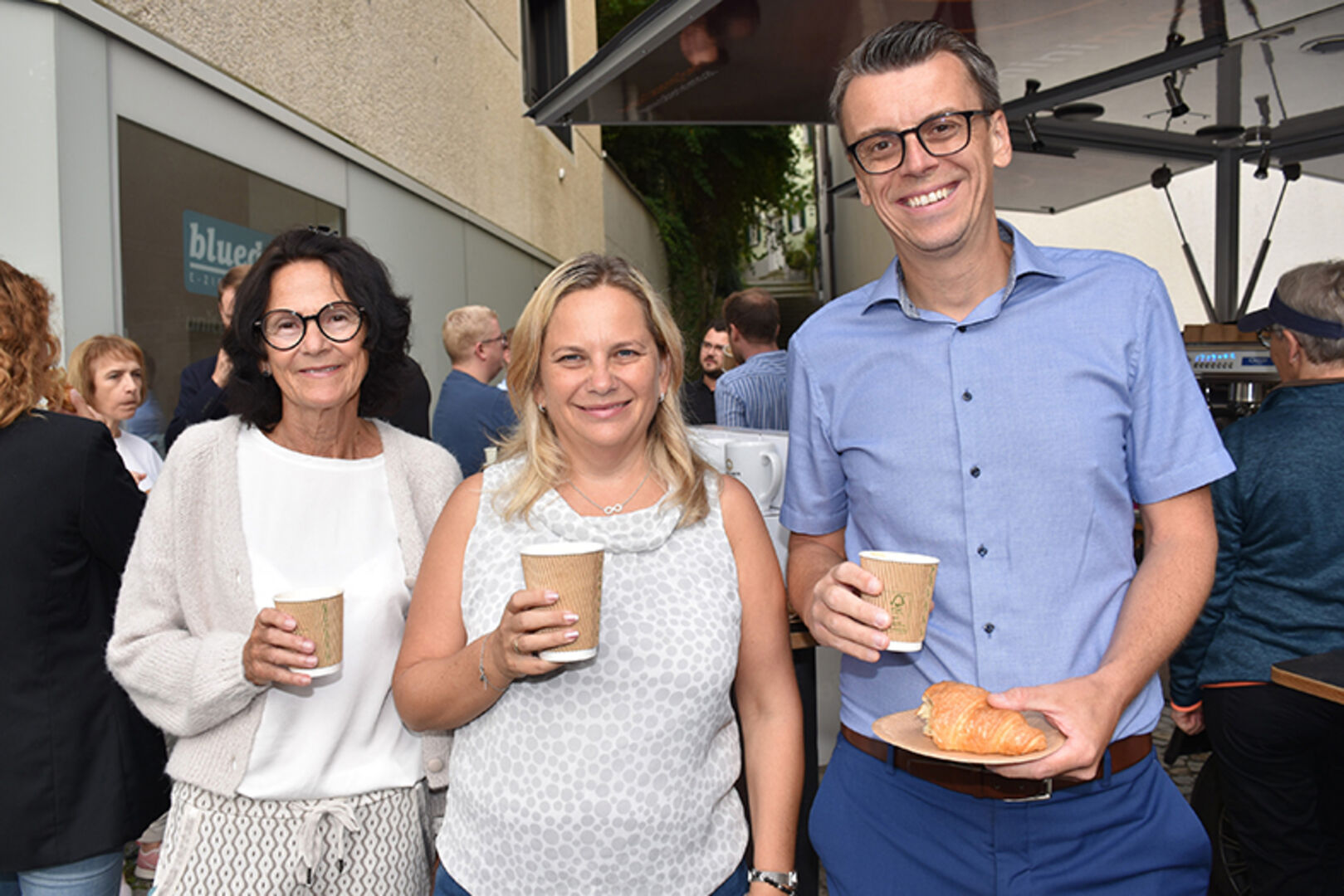 Angelika Mayr, Michaela Sattleder (CUORE-Immobilien) und Christian Breuss (Dornbirner Sparkasse Schwarzach)