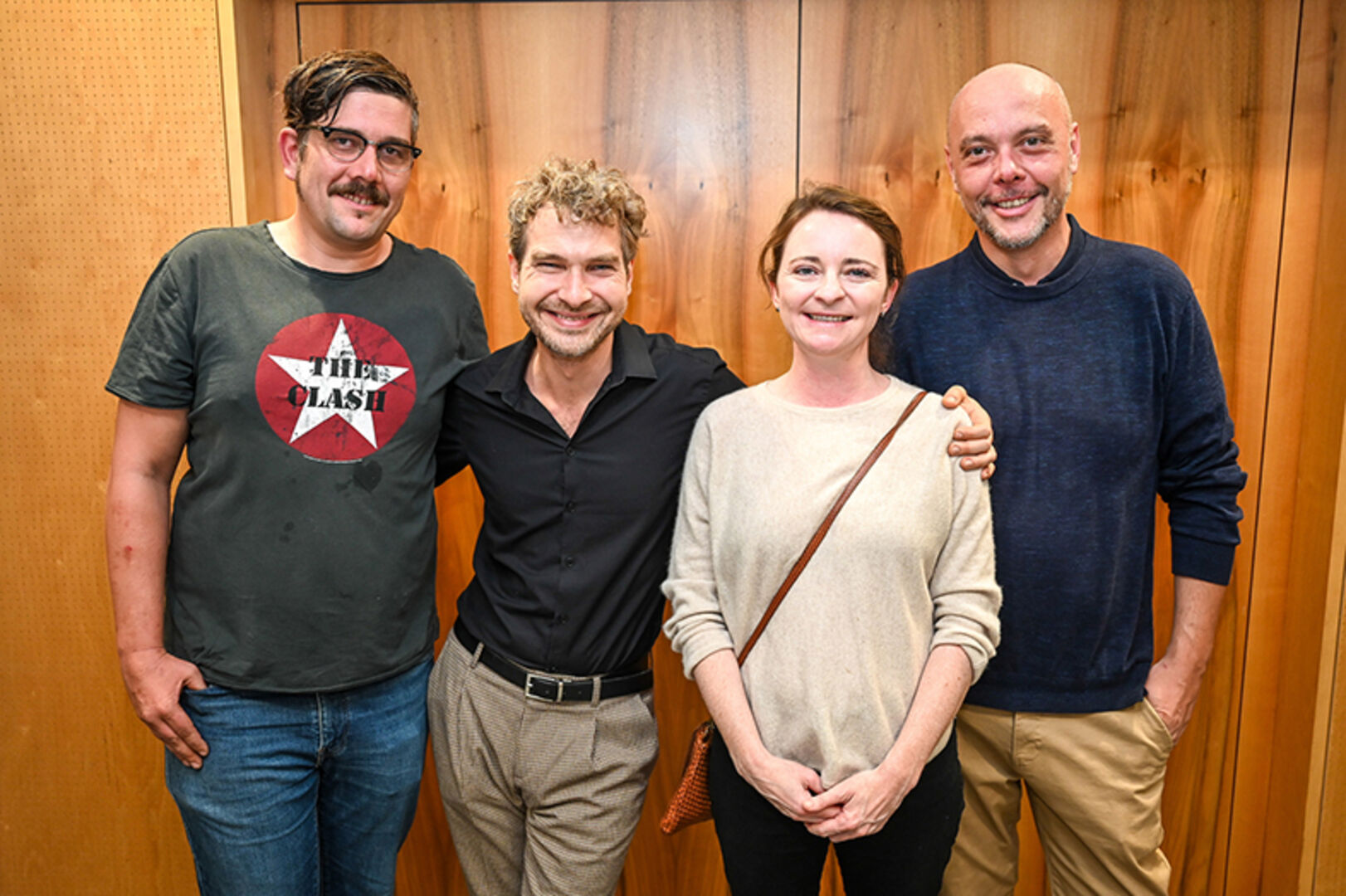 Freunde des Künstlers: David Martinelli, Lorenz Helfer, Annika Feifer und Mathias Bachmann (v. li.)