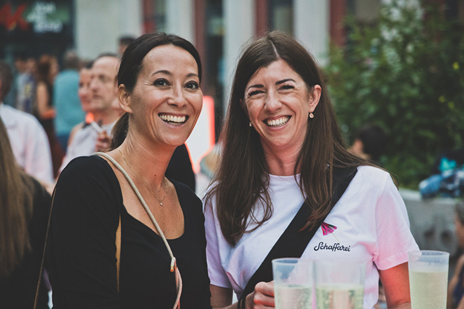 Verena Kathan und Jessica Lutz (v. li.)