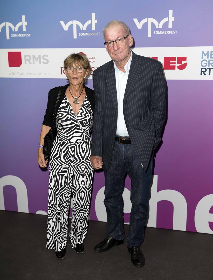 Peter Zwegat mit Liane bei einem Event.