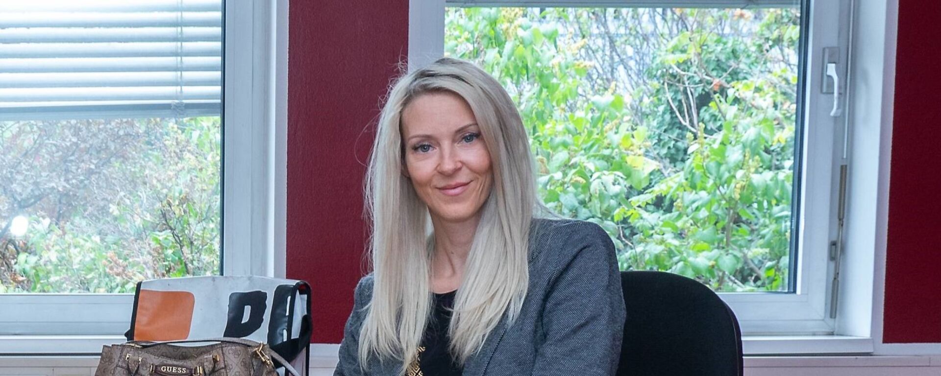 Simone Lugner an ihrem Arbeitsplatz in der Lugner City.