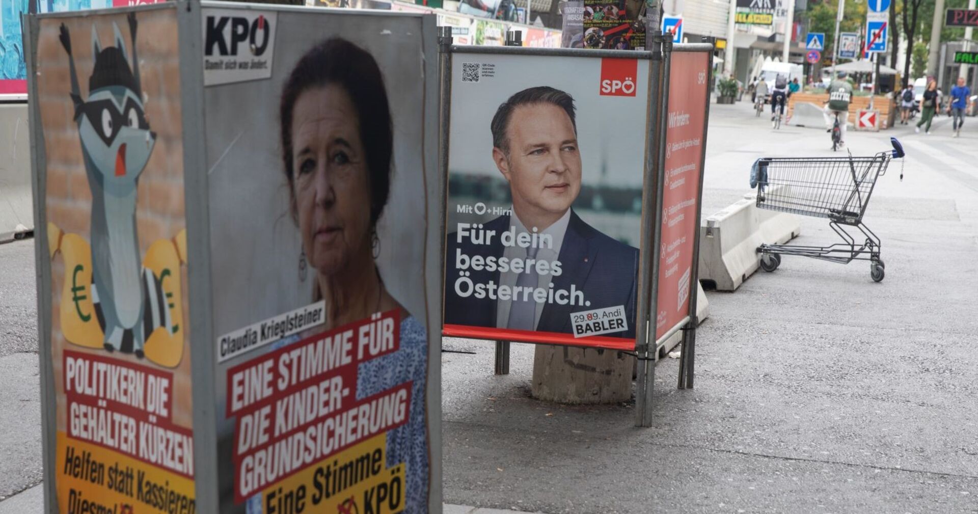 Wahlplakate der KPÖ und der SPÖ