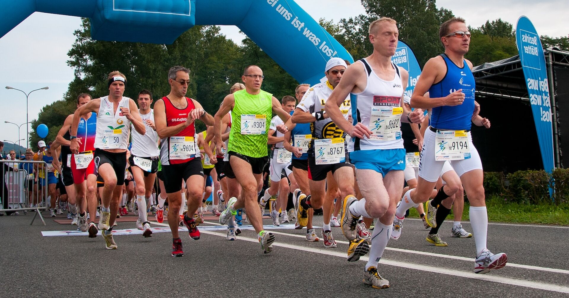 Läufer beim Start zum Wachau-Marathon