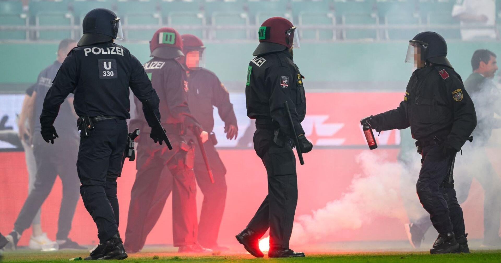 Sicherheitskräfte am Platz.