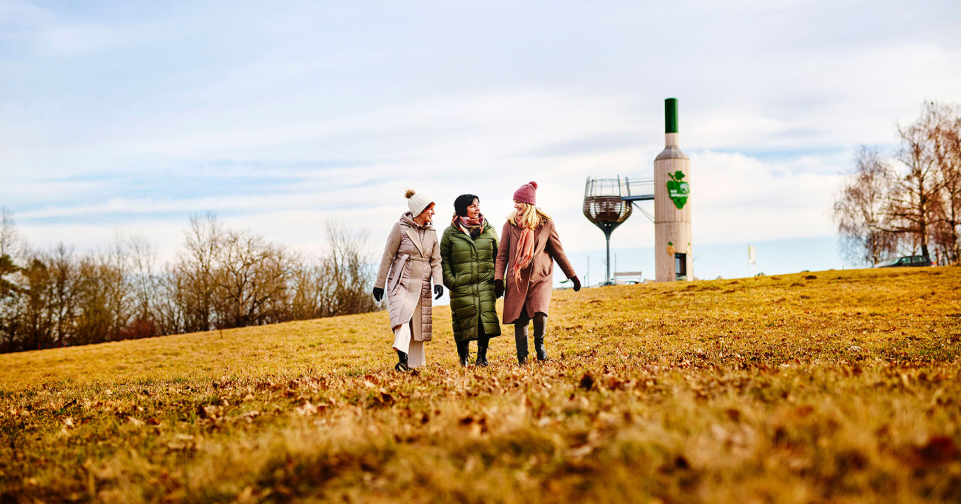 Drei Frauen wandern | Credit: Thermen- &amp; Vulkanland/Michael Königshofer