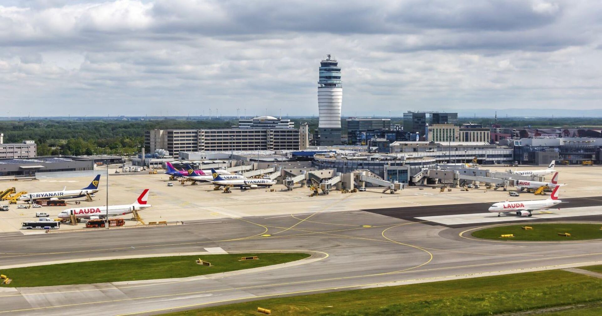 Großaufnahme vom Flughafen Schwechat.
