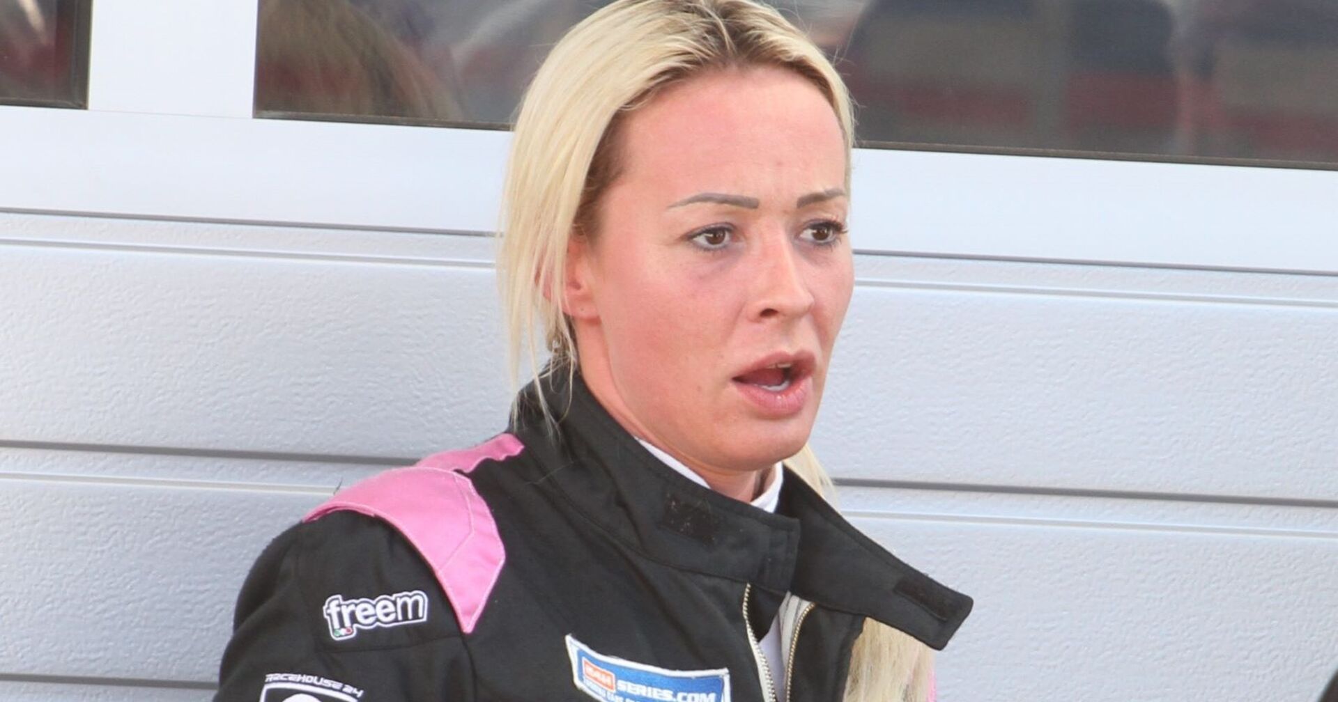 Cora Schumacher mit offenem Mund.