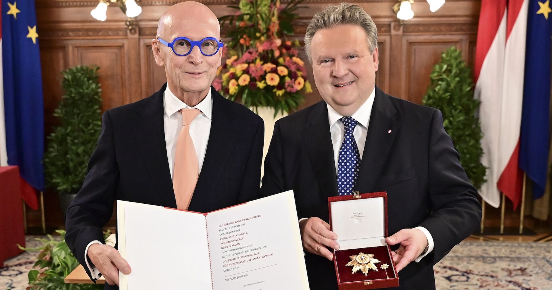 Kurt Mann und der Wiener Bürgermeister im Rathaus