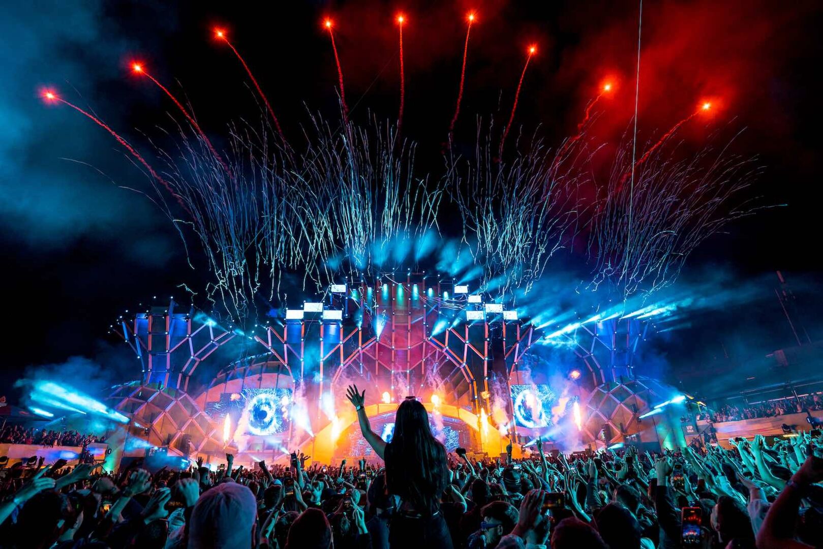 Beeindruckende Bühnenshow beim Electric Love.