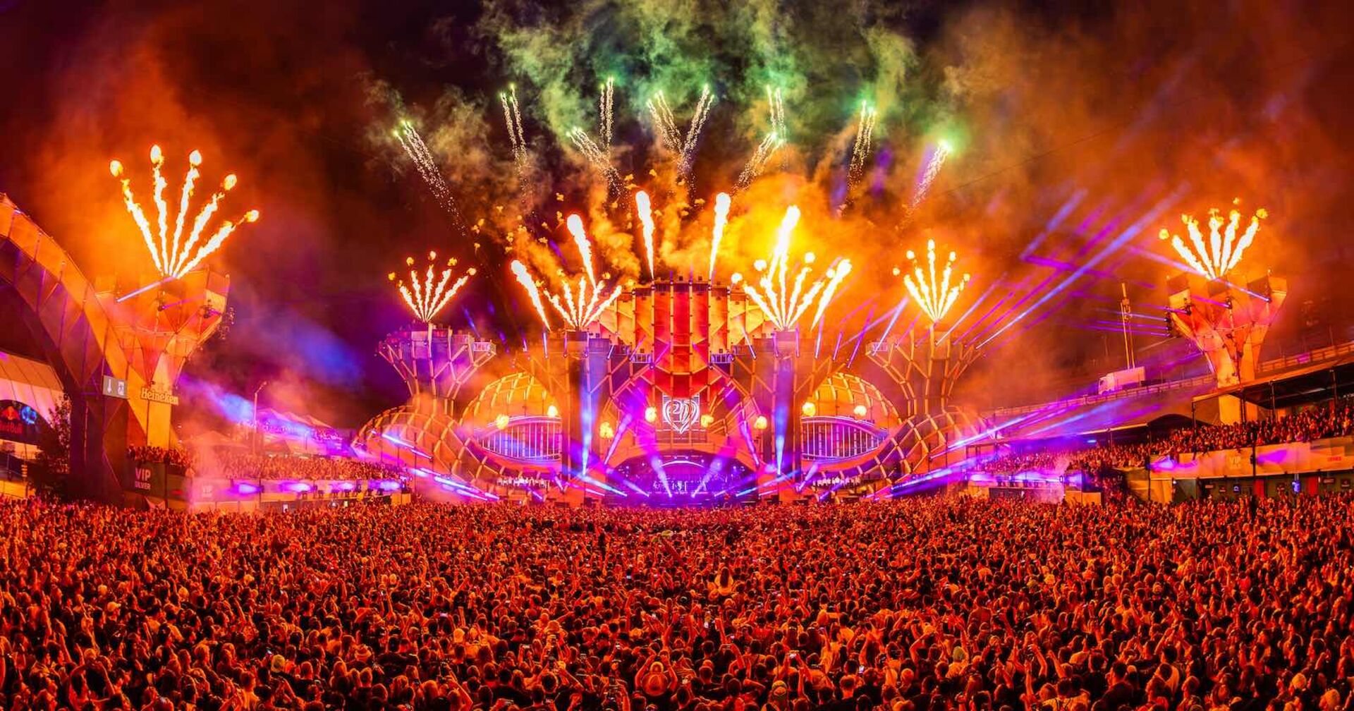 Tausend Besucher vor der ELF-Mainstage.