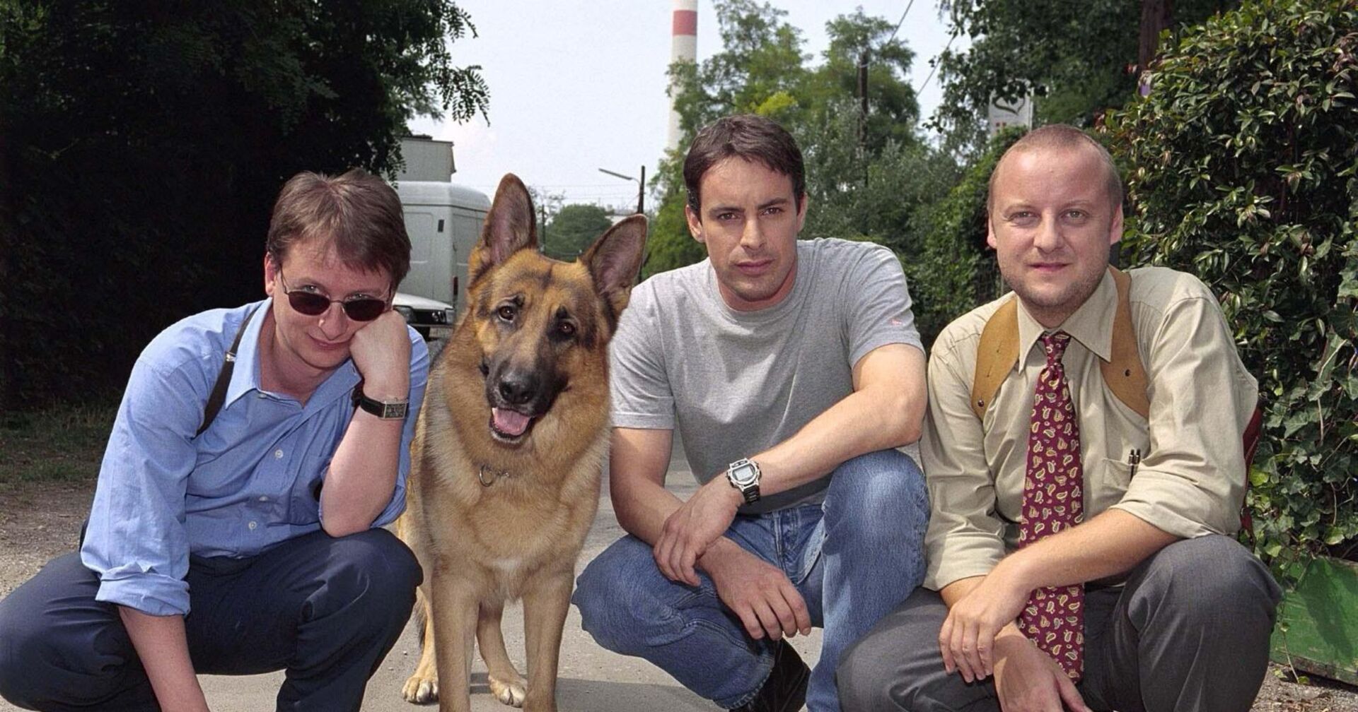 Die Darsteller von &quot;Kommissar Rex&quot; beim Dreh.