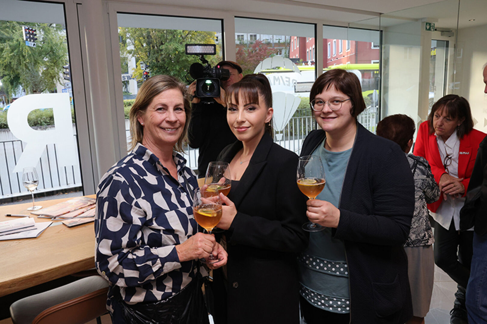 Barbara Wolf, Özlem Solmaz und Regina Nesensohn (alle KSV) (v. li.)