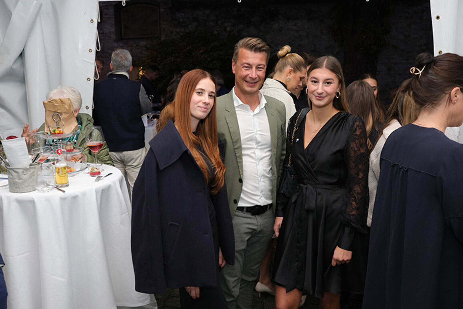 Alissa Mattle, Jürgen und Tochter Valentina Winder (v. li.)