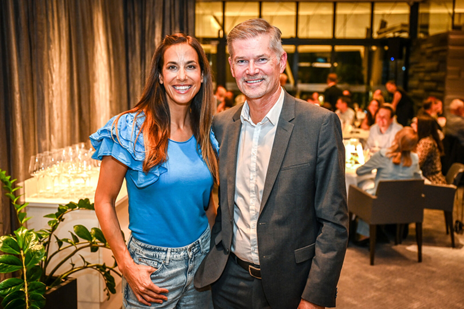 FALSTAFF BREGENZ: Künstlerin Nina Hartmann mit Casino Dir. Bernhard Moosbrugger.