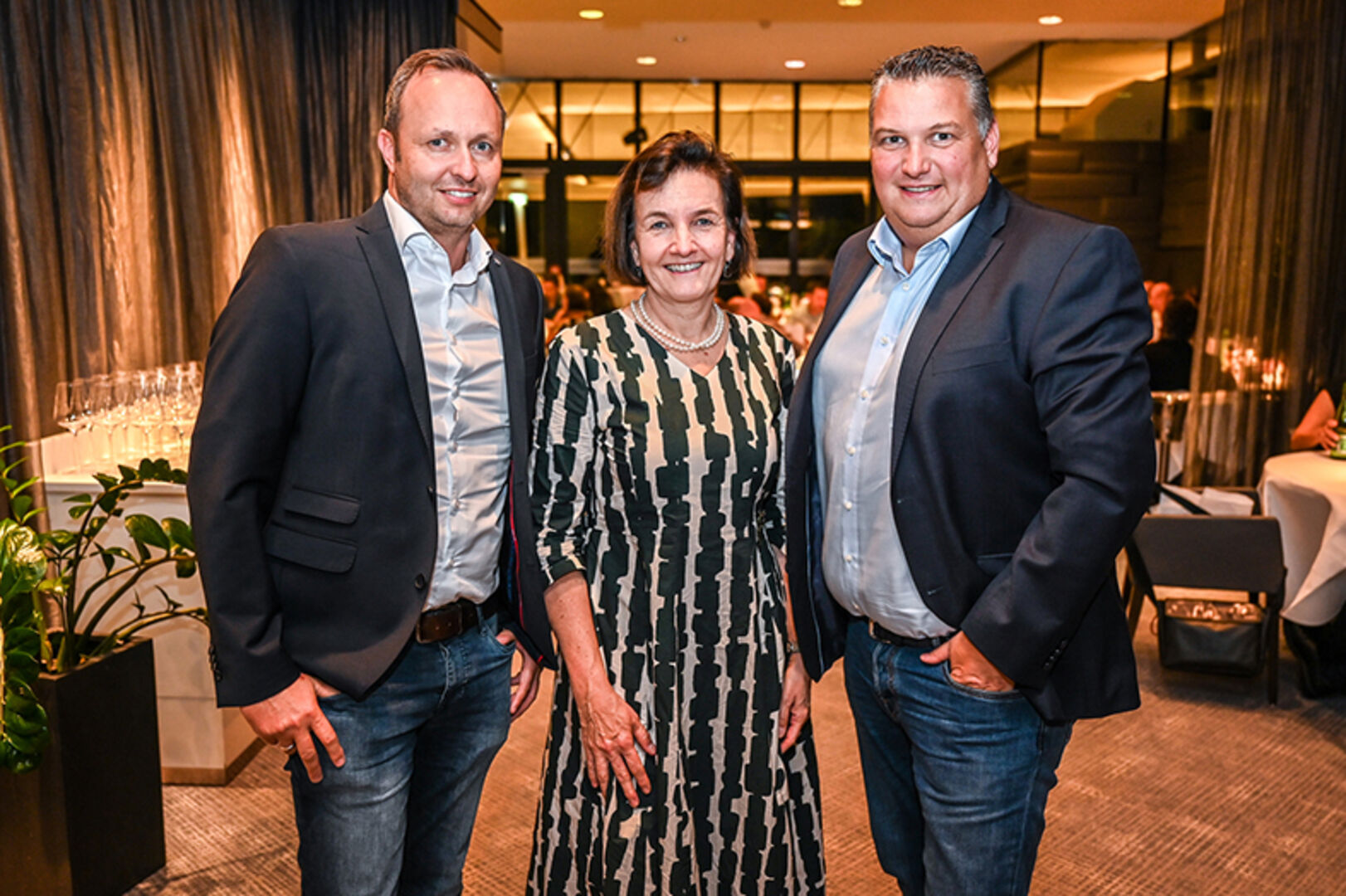 FALSTAFF BREGENZ: Stefan Geser, Karin Seyfried und Joachim Singer (Schneider Automobil GmbH) (v. li.).