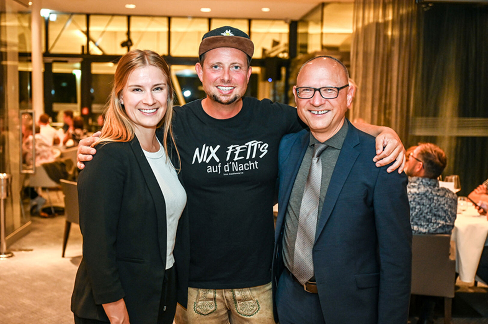 FALSTAFF BREGENZ: Sarah Reimann (Casino Bregenz),  Künstler Fonse Doppelhammer und  Stefan Moosbrugger (Falstaff) (v. li.).