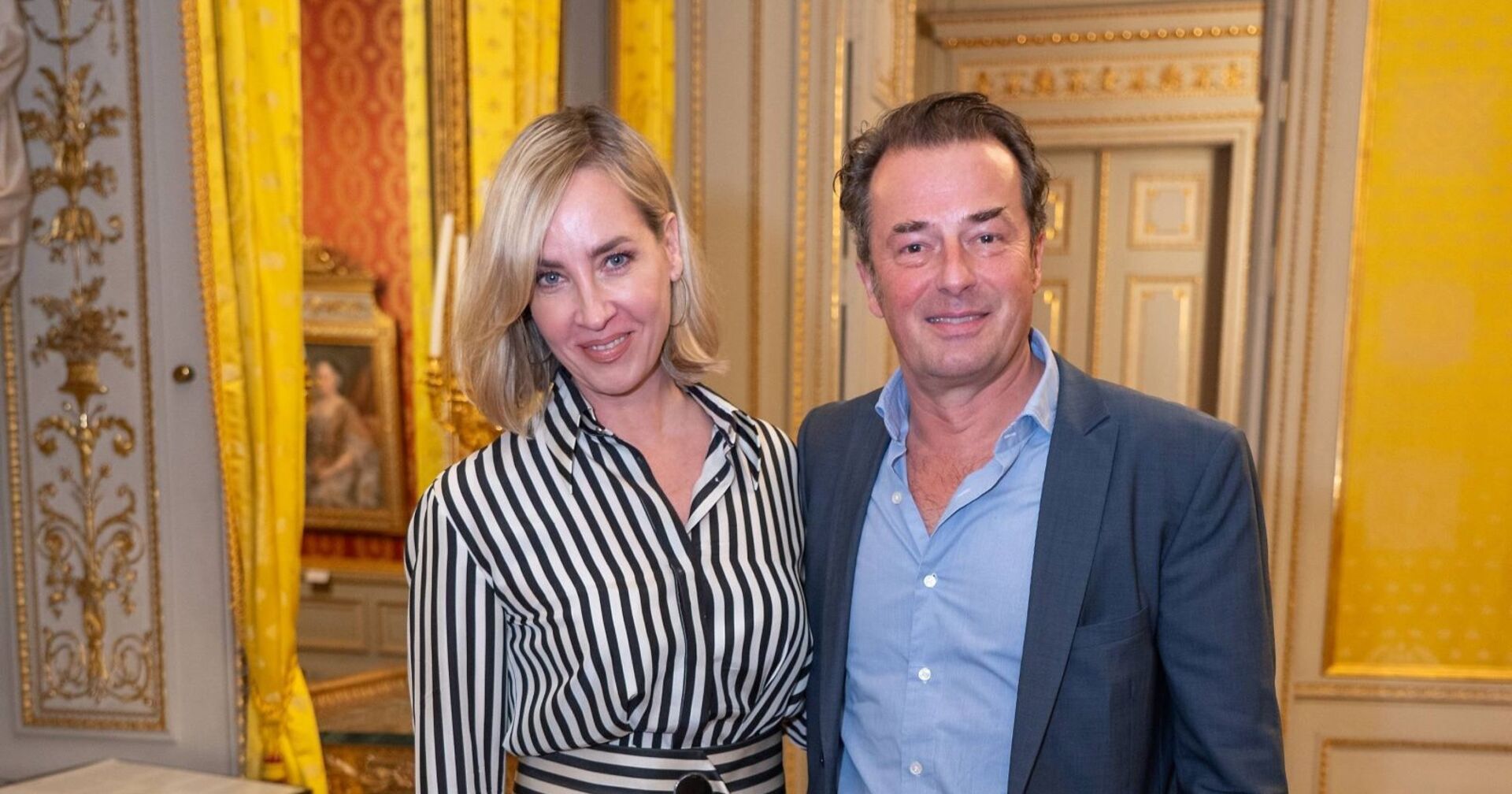 Nadja Bernhard steht neben Peter Beuchel