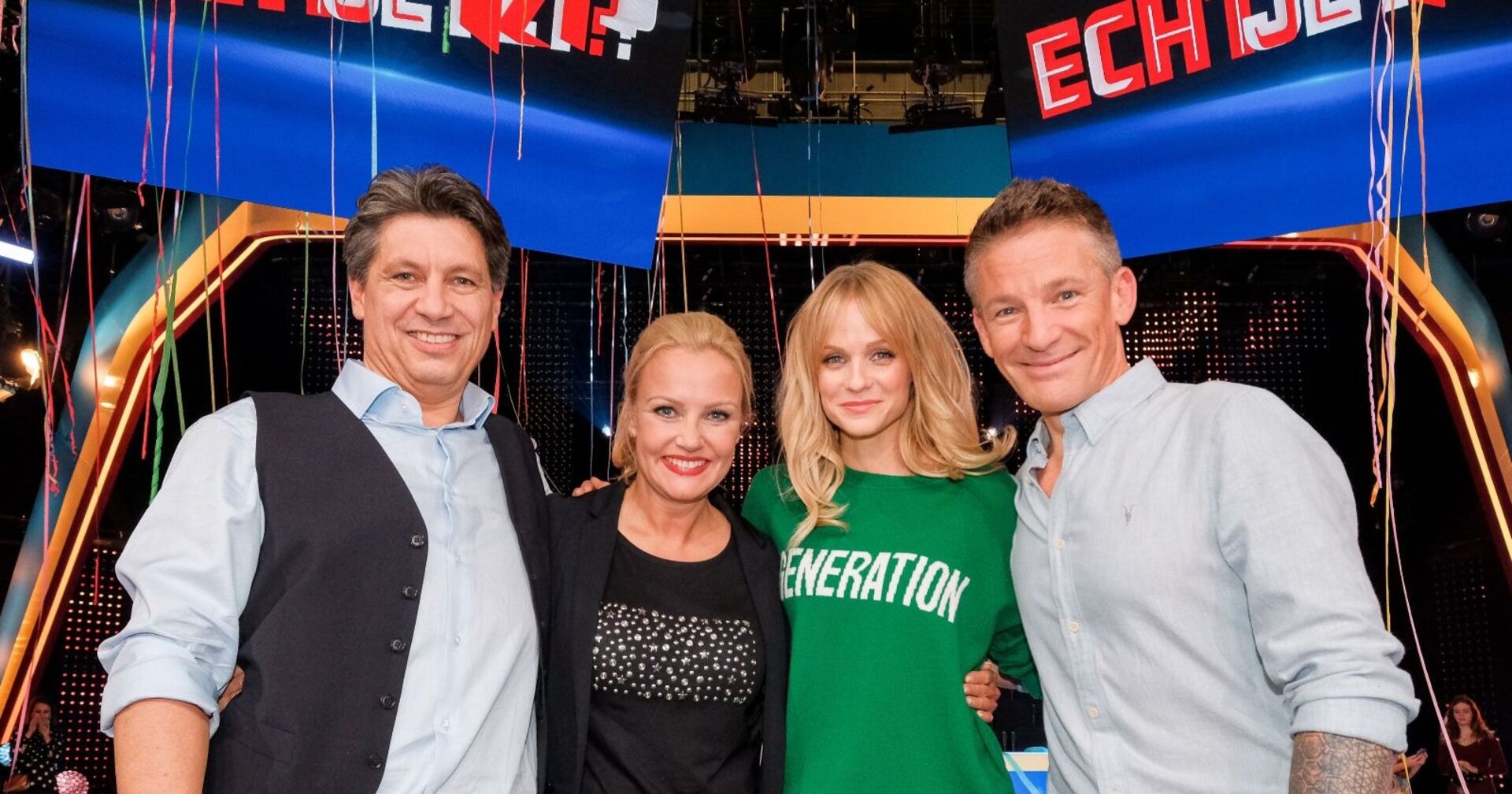 Hans Bürger, Verena Scheitz, Mirjam Weichselbraun und Andi Knoll posieren zusammen.