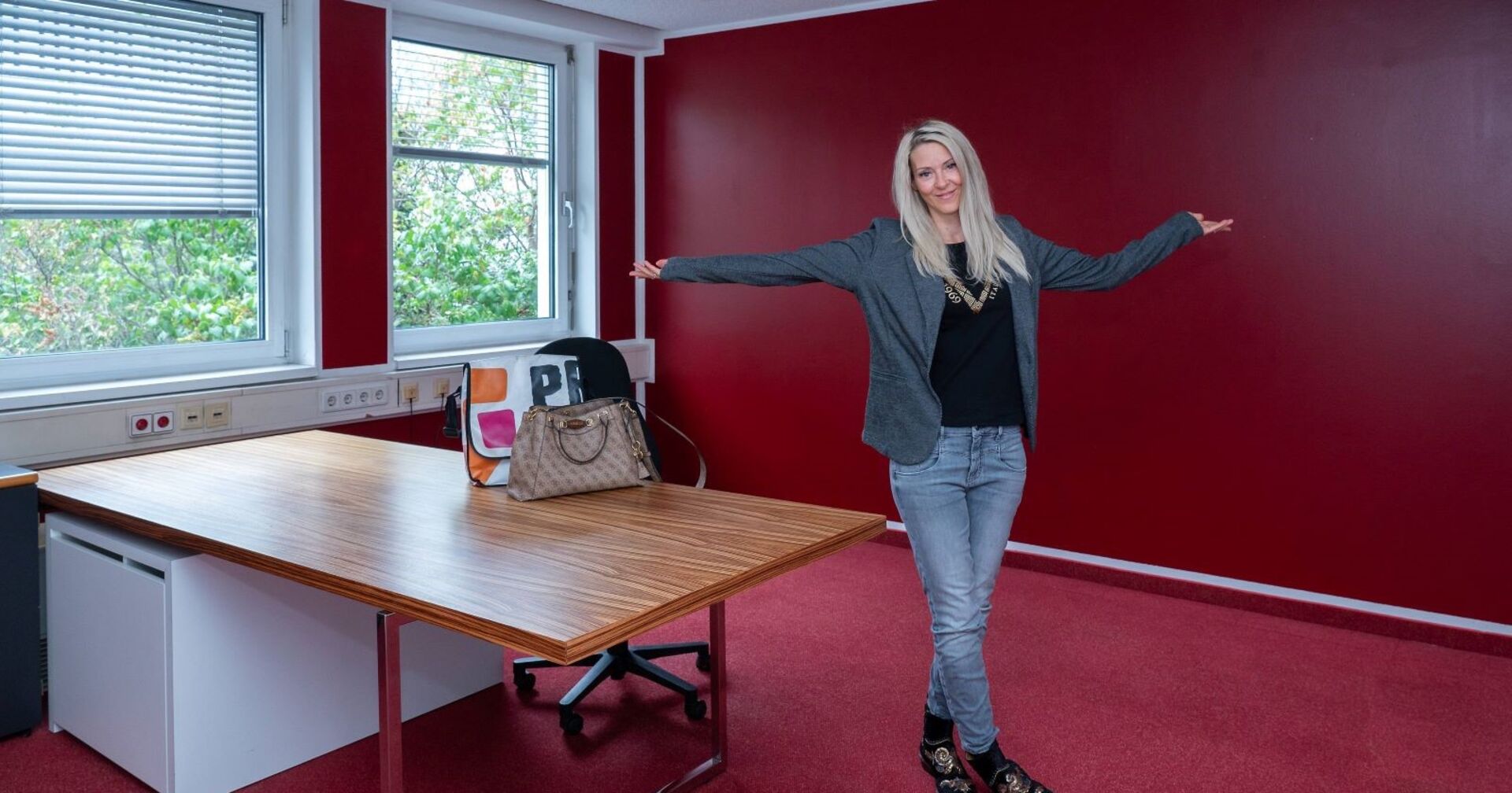 Simone Lugner in dem Büro in der Lugner City.