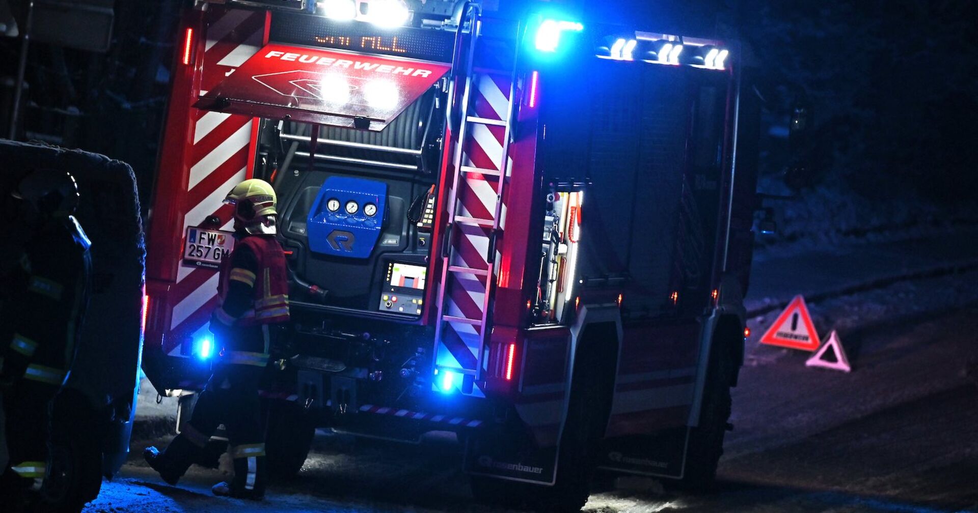 Nächtlicher Einsatz der Feuerwehr.