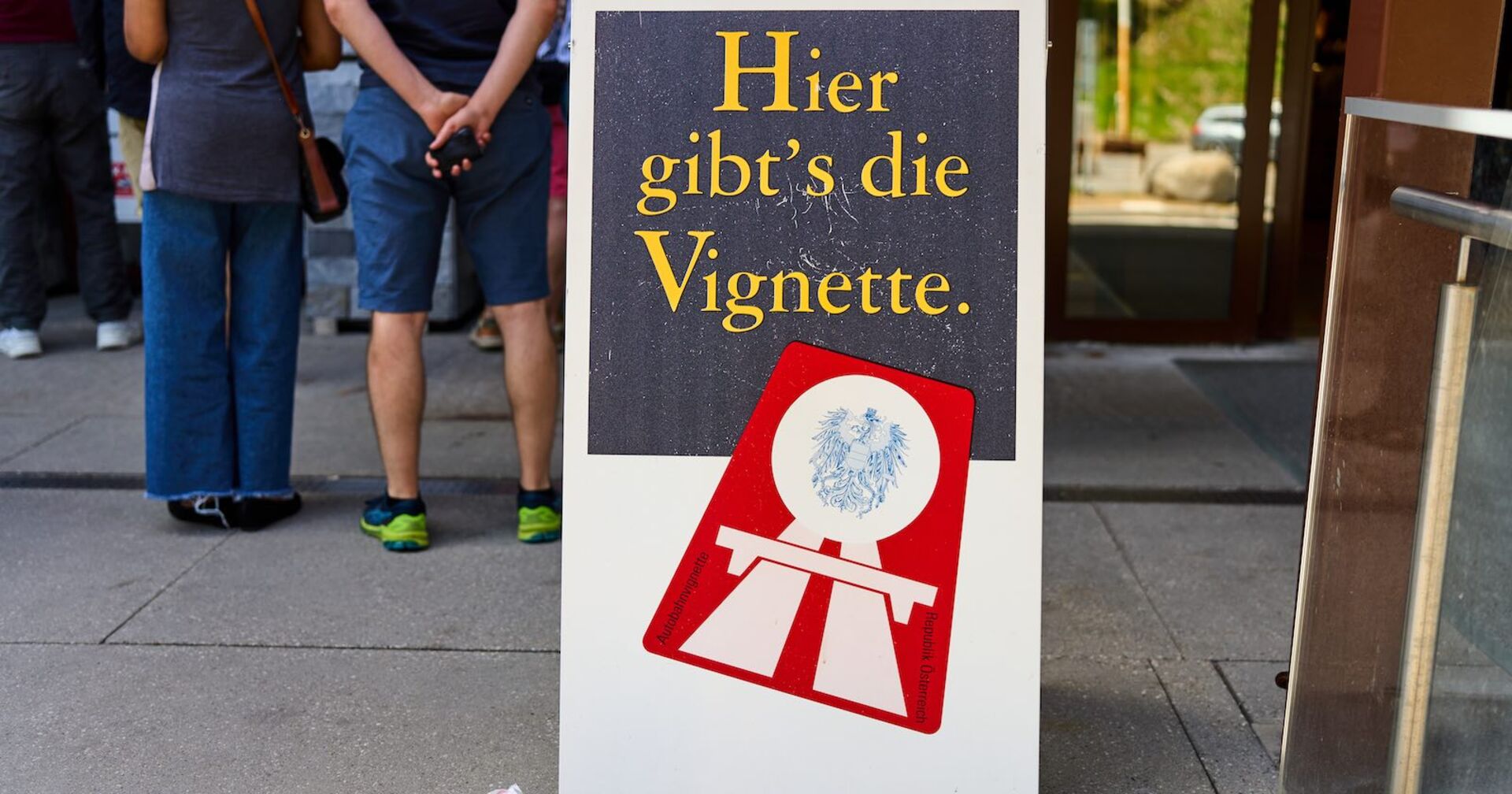 Schild für Vignettenverkauf.