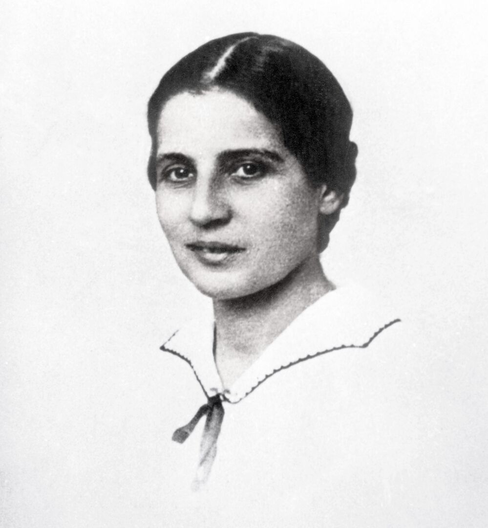 Lise Meitner Portrait