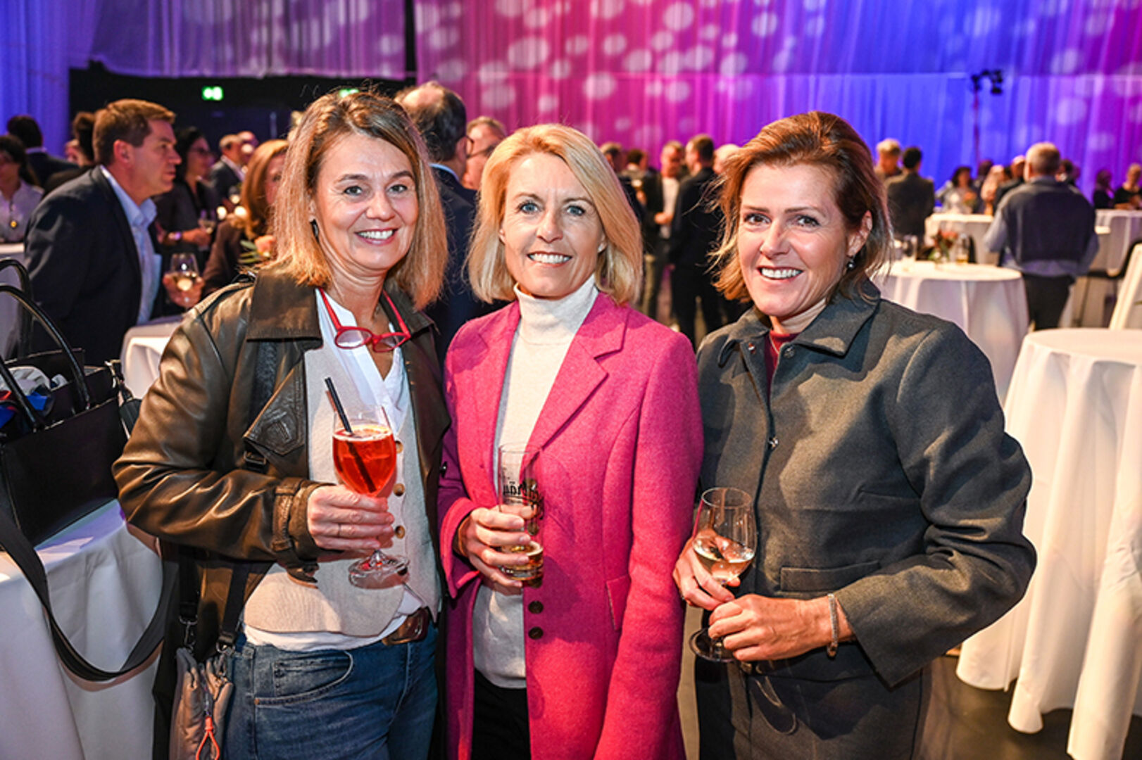 Janine aus Dornbirn, WKV Vize. Präs. Petra Kreuzer, Alexandra Bischof (RB Mittel- und Hinterbregenzerwald) (v. li.)