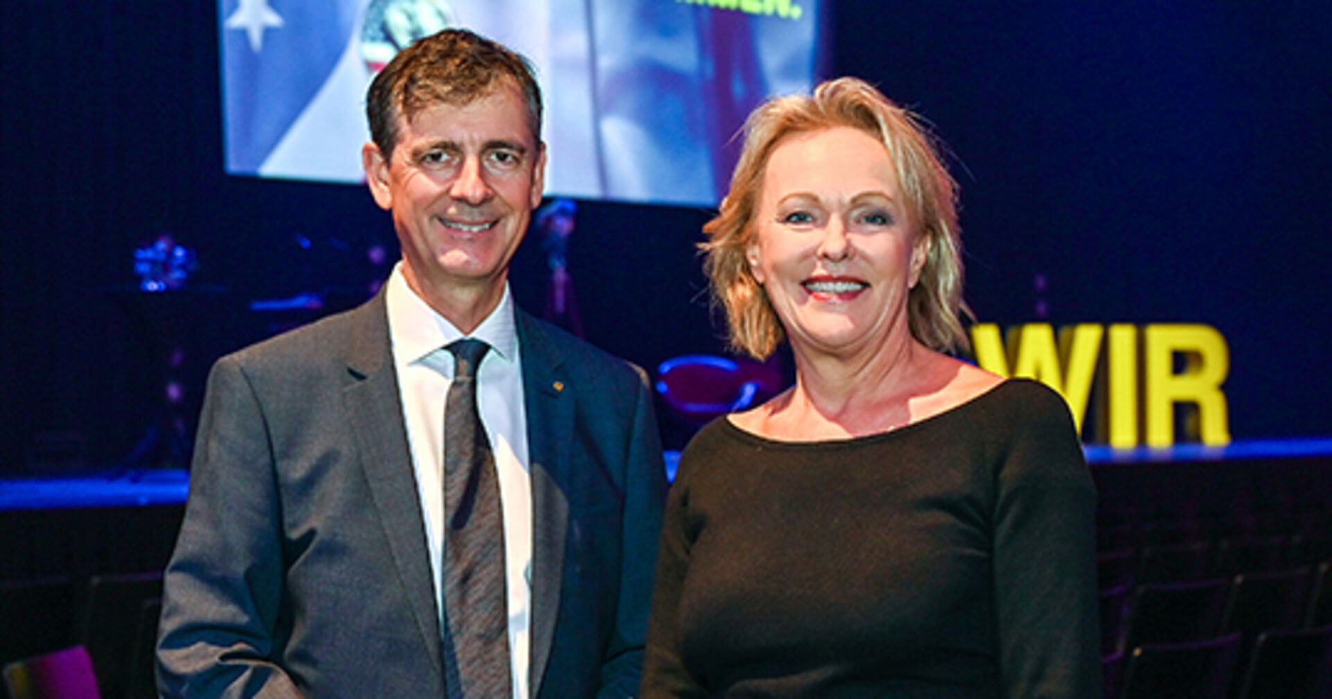 Vorstandsvorsitzender RLB Vorarlberg Michael Alge und Hanne­lore Veit (US-Expertin und ehemalige ORF-Korrespondentin)