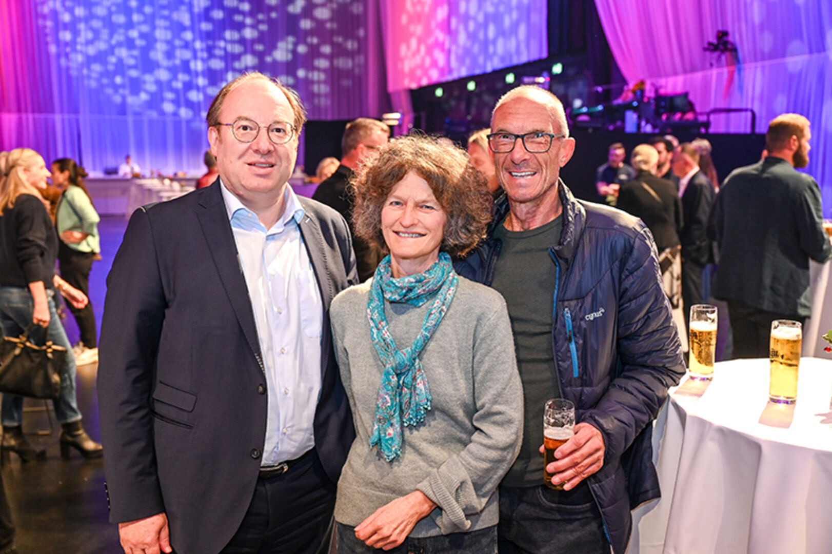 VDir. Gernot Erne (RB Im Rheintal) mit Christine und Günter Moser (Dornbirn) (v. li.)