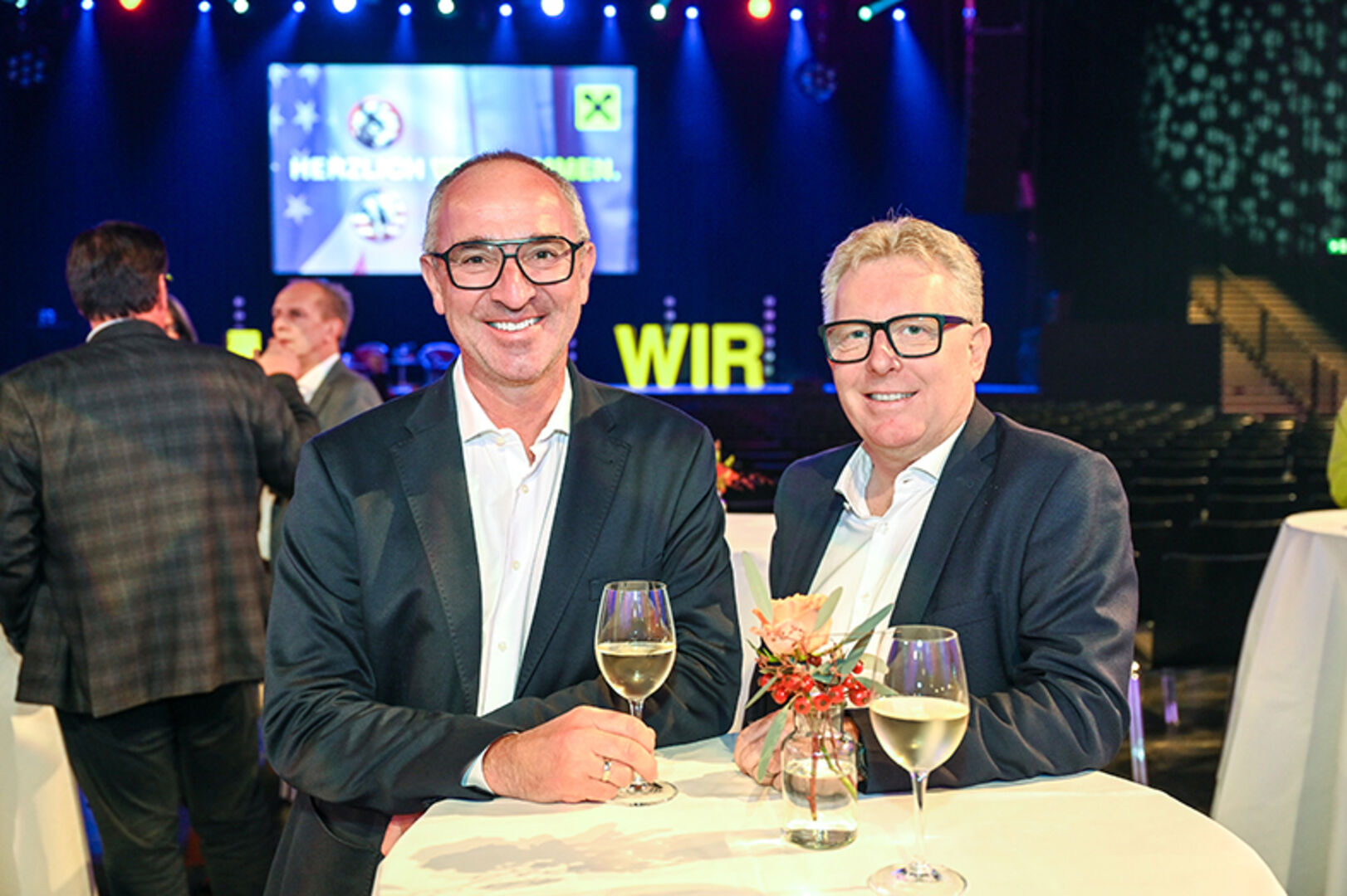 Jürgen Gmeiner (Dornbirn) und Thomas Schwendinger (Valenz Versicherungsmakler) (v. li.)