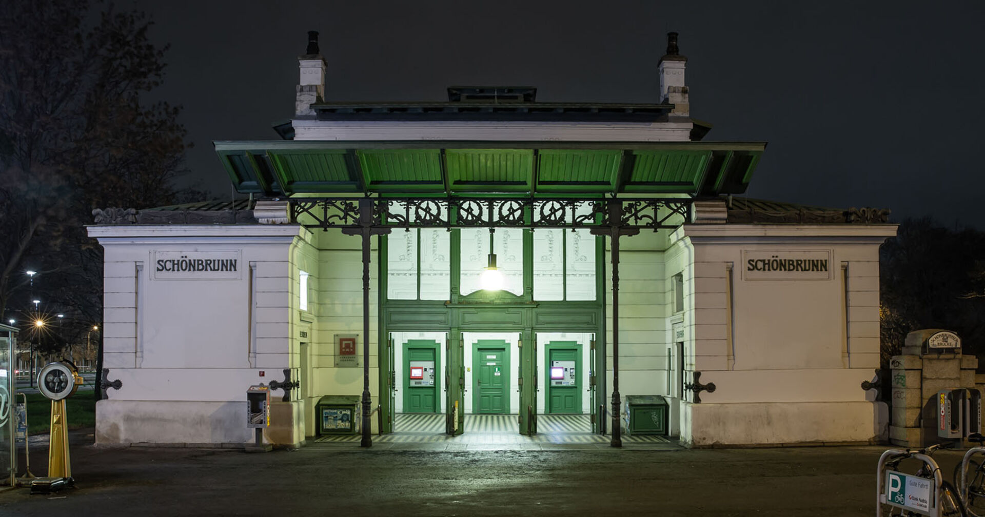 Die U-Bahnstation &quot;Schönbrunn&quot; in Wien