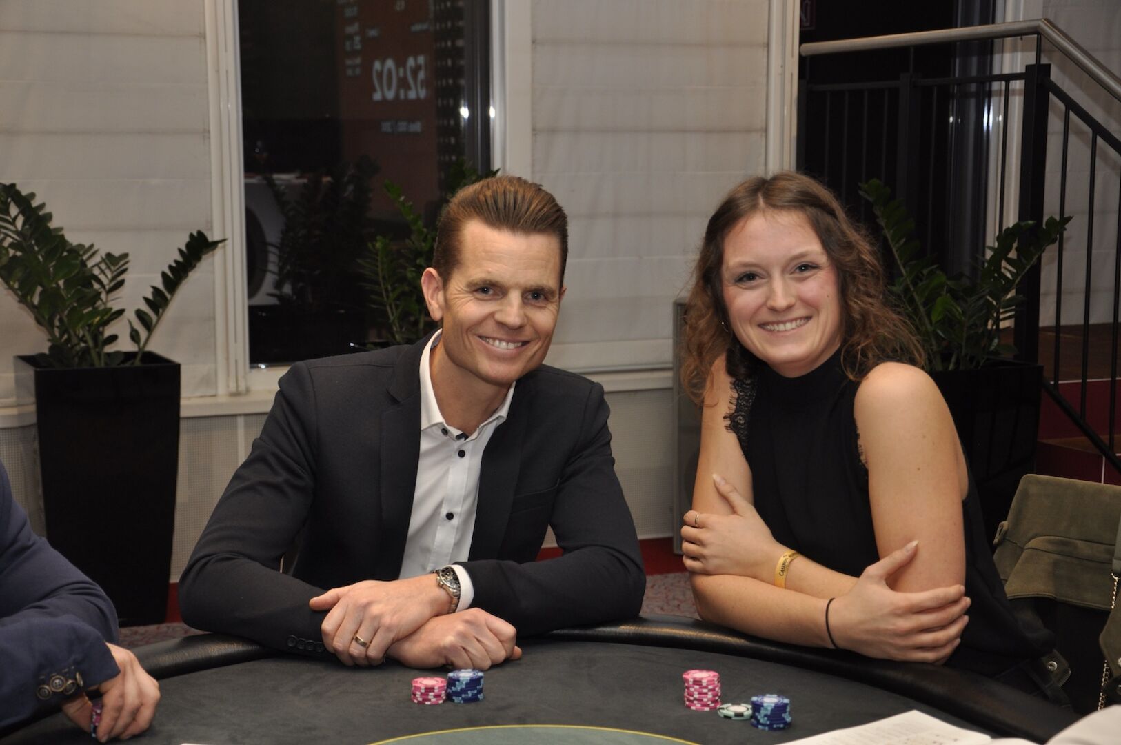 Herr und Dame am Pokertisch