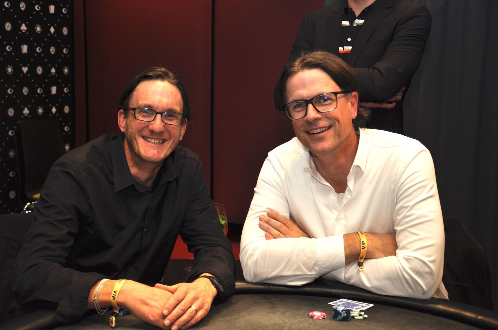 2 Herren am Pokertisch