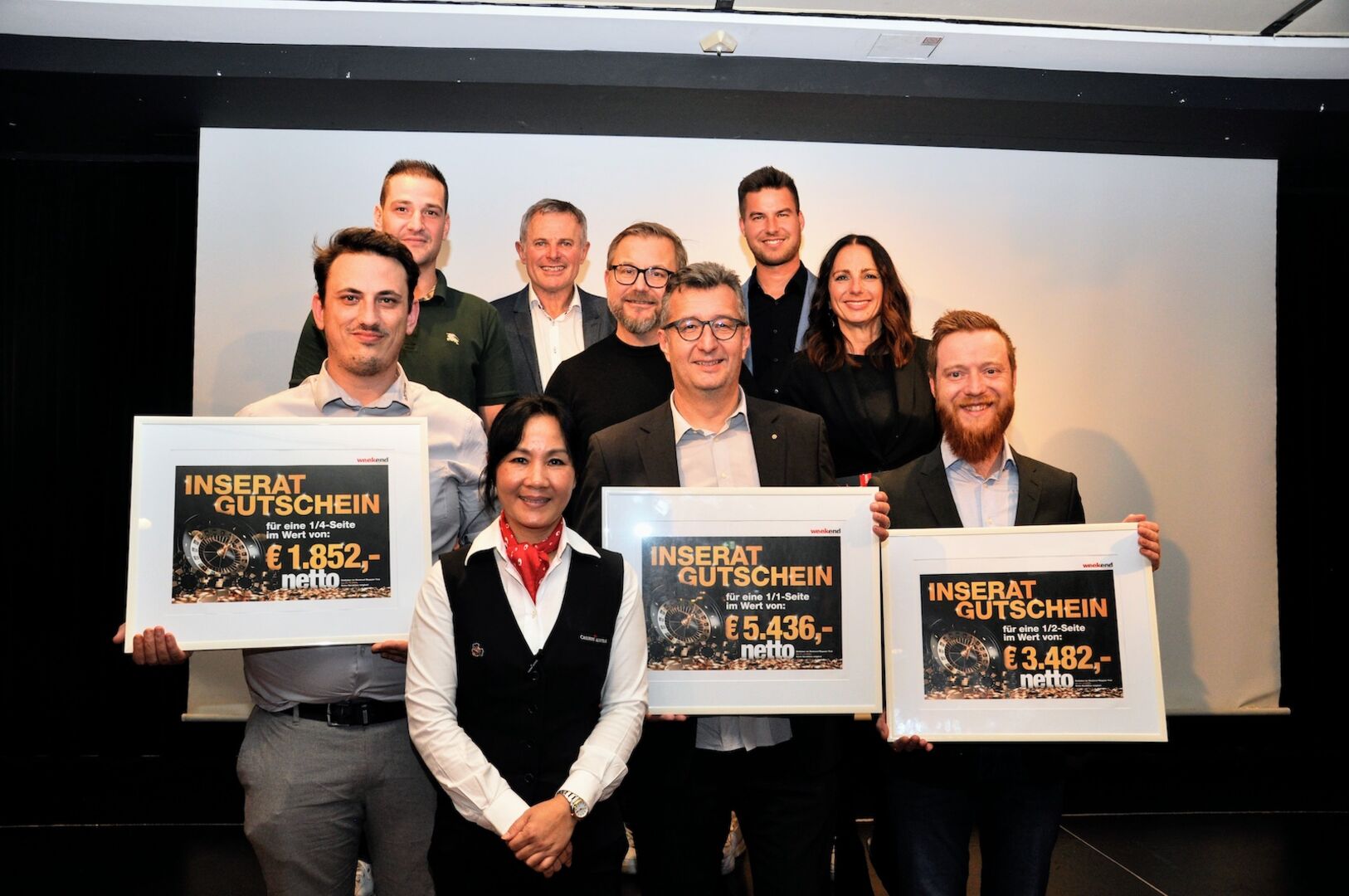 7 Männer und zwei Frauen