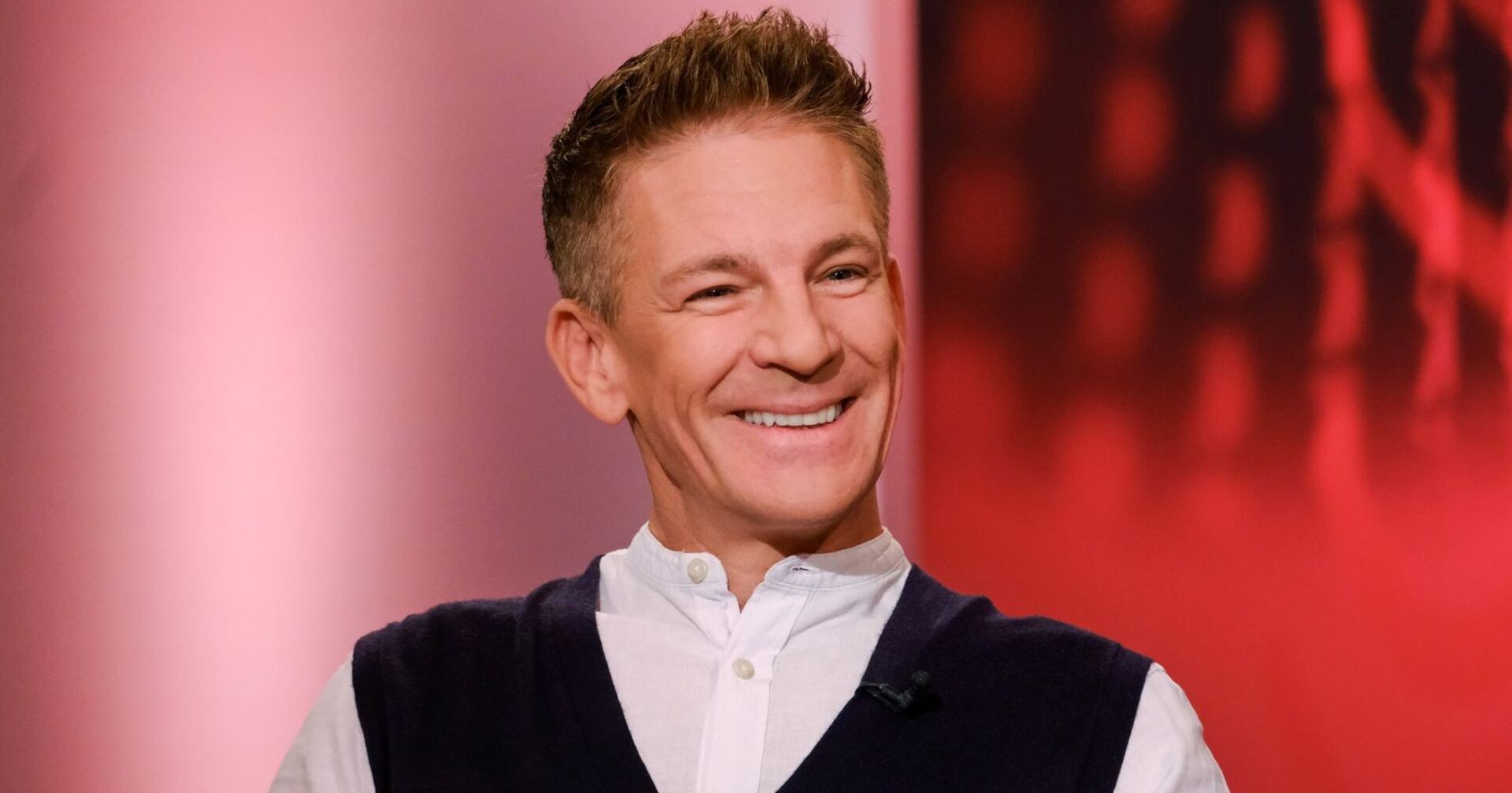 Andi Knoll lächelt in die Kamera