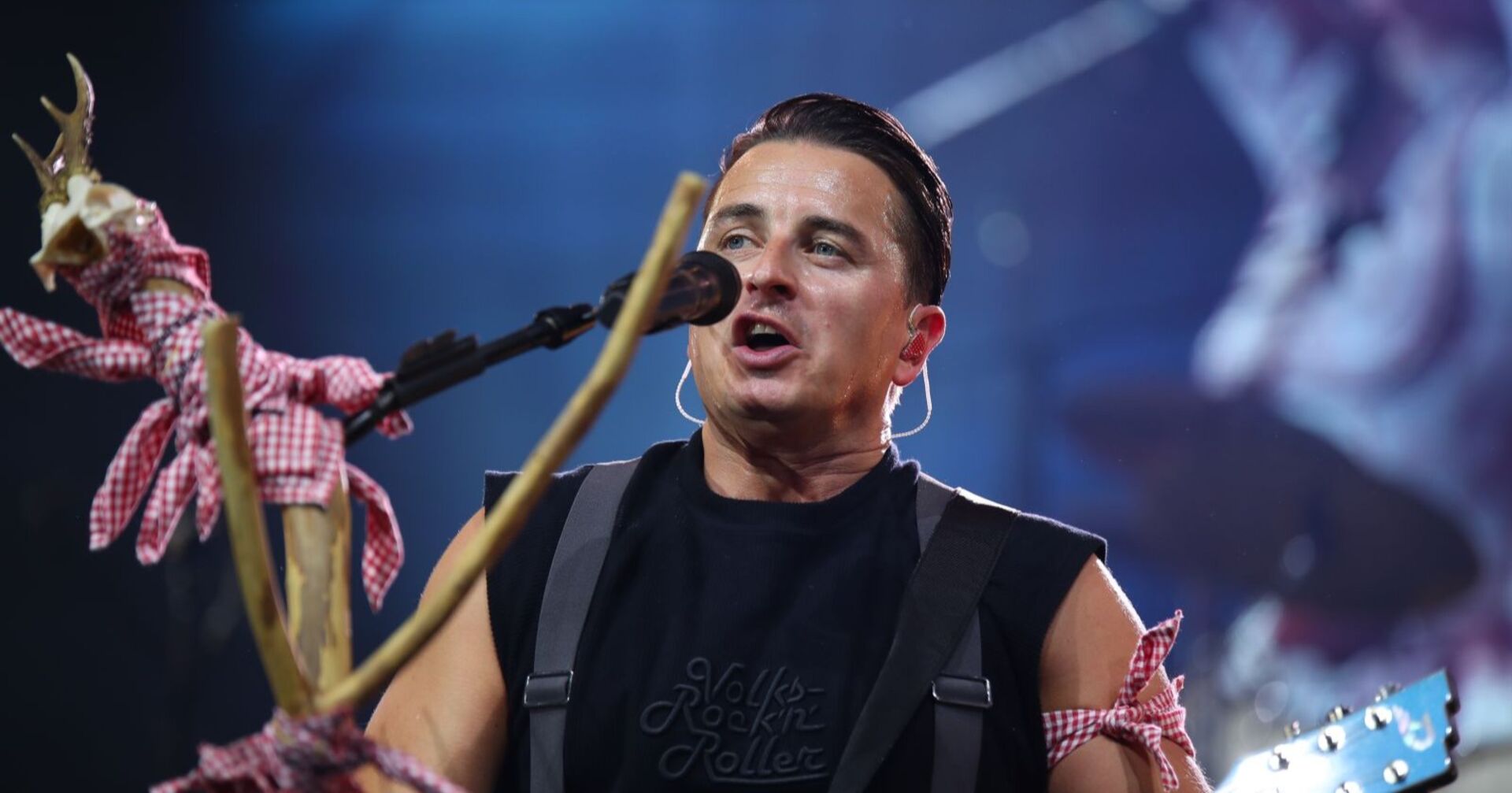 Andreas Gabalier singt auf der Bühne