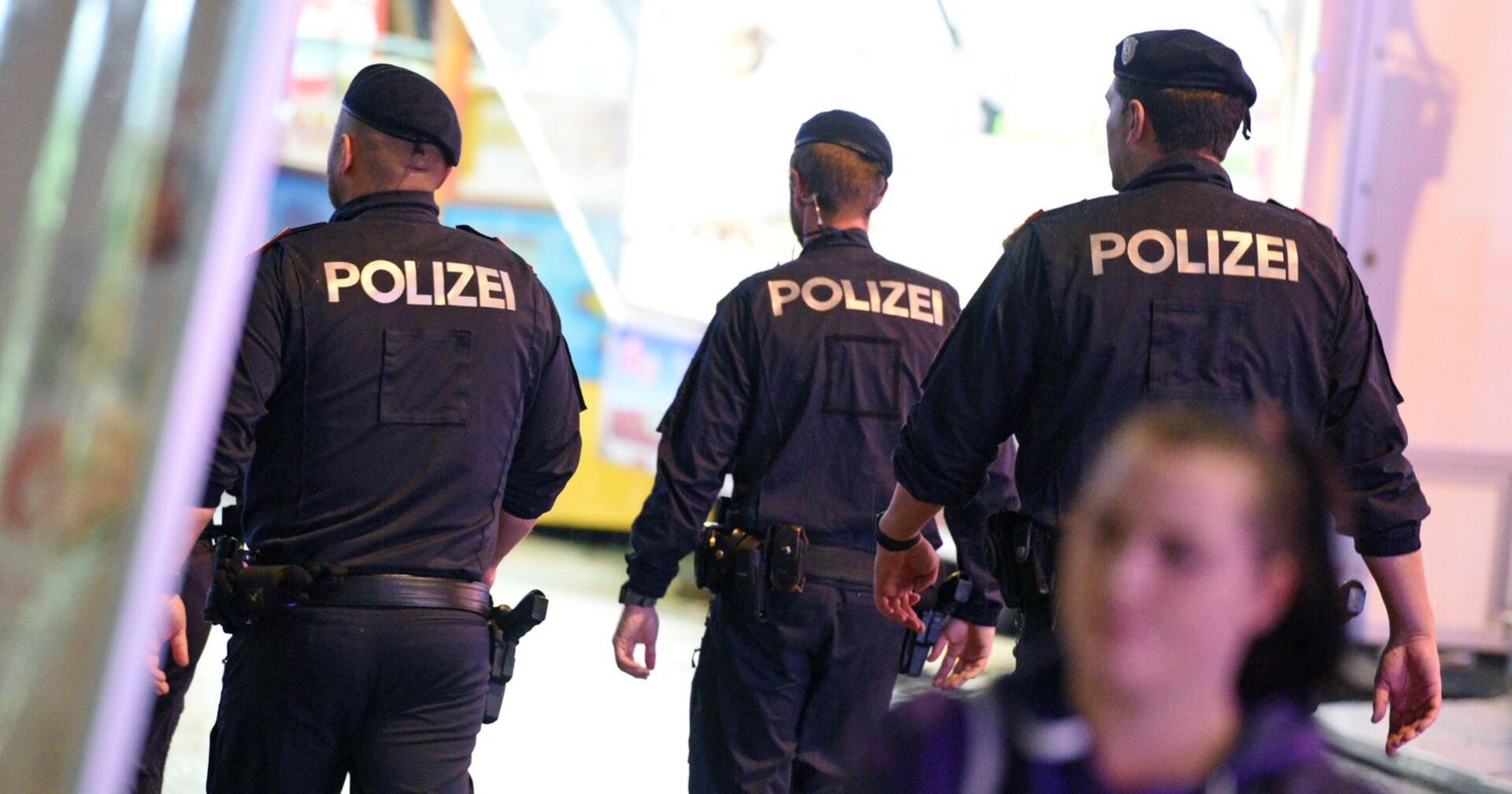 Die Polizei hat ein Betrugsnetzwerk zerschlagen.